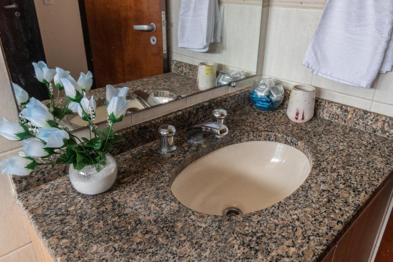 Family Space Curitiba/Vaga De Garagem Gratis Dış mekan fotoğraf